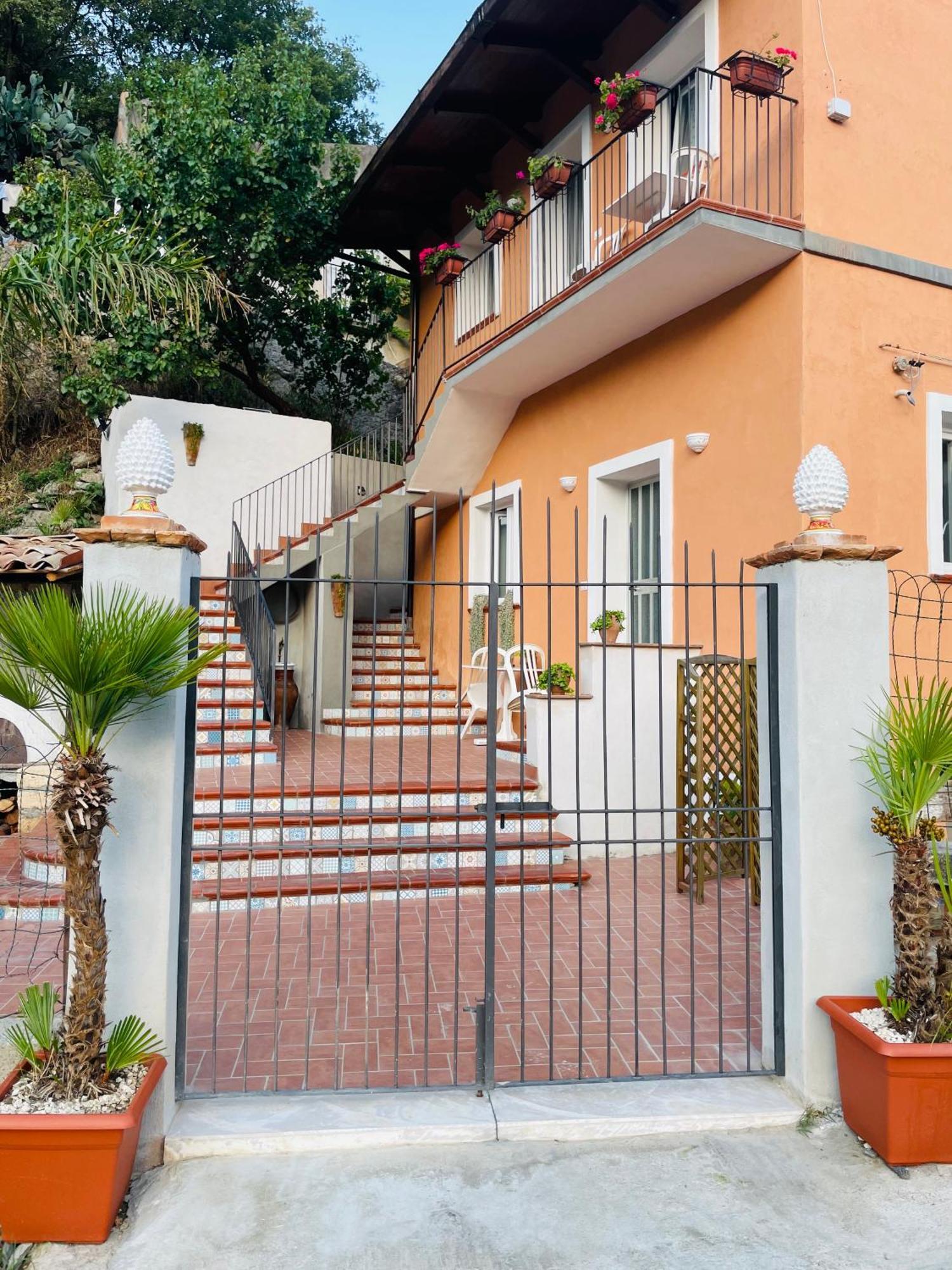 Le Maioliche Villa Saponara Exterior photo